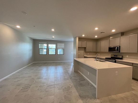 2nd image of 482 Fairview Hills St
