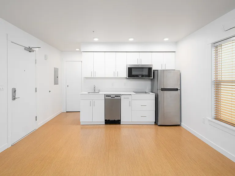 Louisa Hotel Apartments — Photo 10