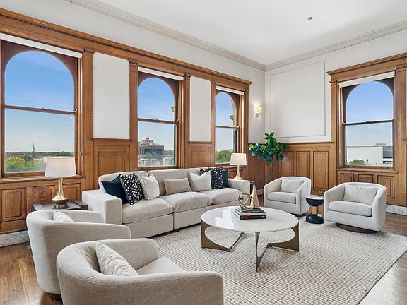 5th image of 550 W Surf St APT 609