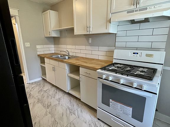 2nd image of 3919 Norledge Ave #2W