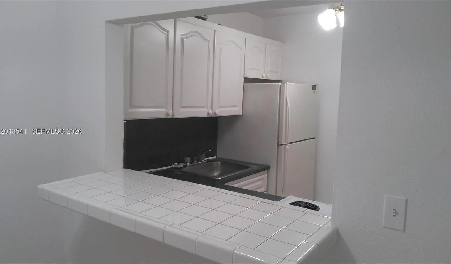 Sunshine Bay Condo — Photo 2