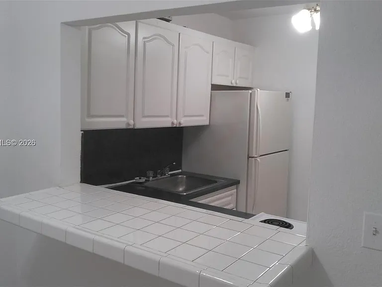 1441 Lincoln Rd #414 — Photo 2