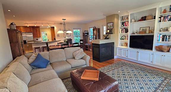 2nd image of 79 Westchester Rd #77