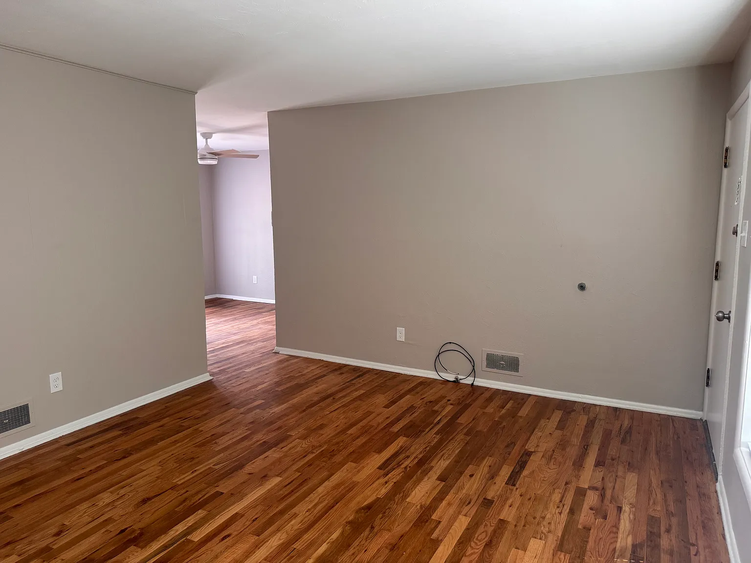3 bed, 1082 sqft, $2,700 — Photo 4