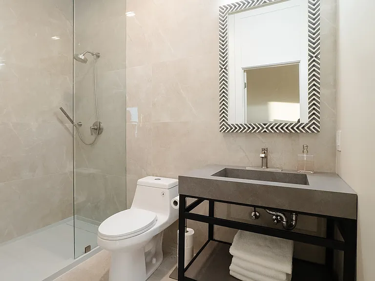 Shared guest bath