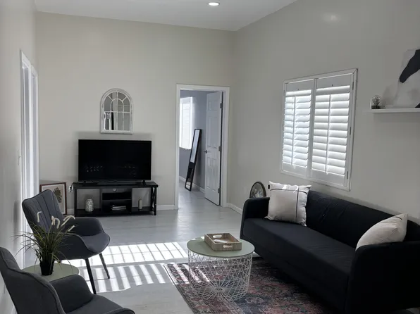 1704 W 94th St, Los Angeles, CA 90047