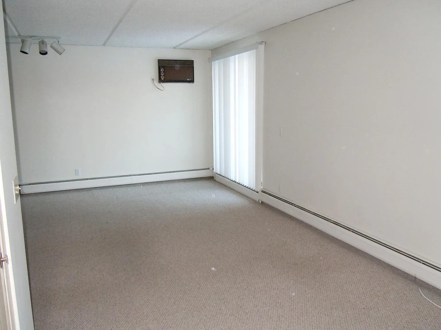 Studio, 600 sqft, $1,000 — Photo 4