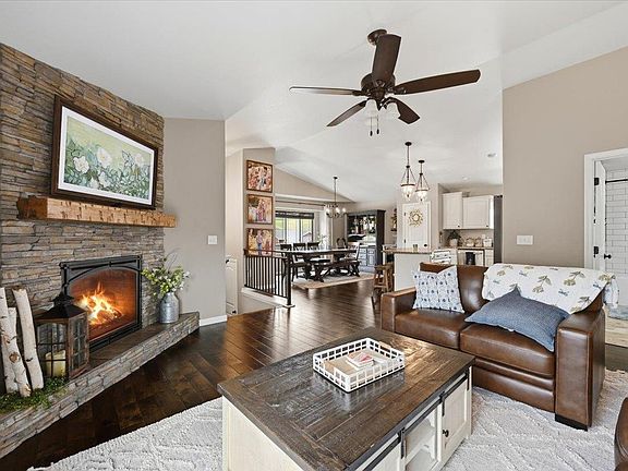 5th image of 2602 Meadows Dr