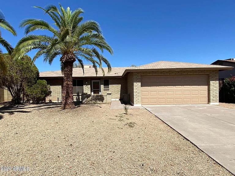 1913 N Bullmoose Dr — Photo 1
