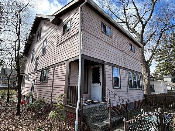 2nd image of 3115 Essex Rd