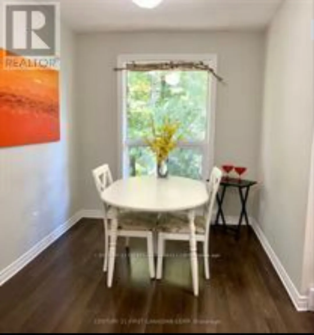 2 bed, 1.5 bath, 950 sqft, $1,475 — Photo 4
