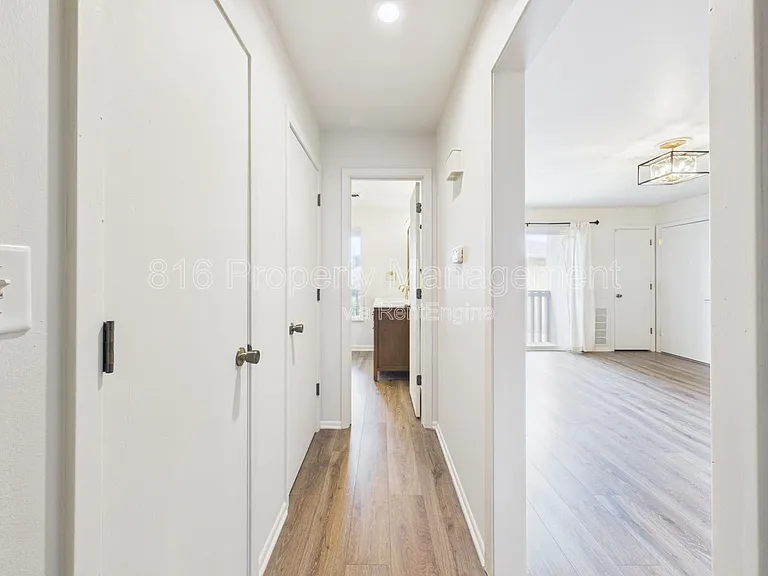 439 W 104th St — Photo 11