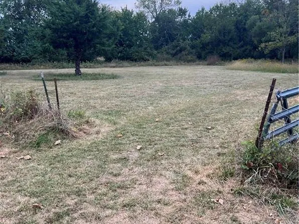 29066 Mission Belleview Rd, Louisburg, KS 66053