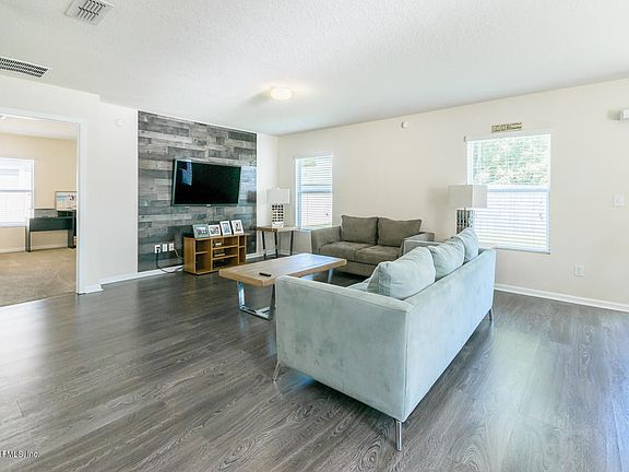 5th image of 8089 Brothers Walk Ln
