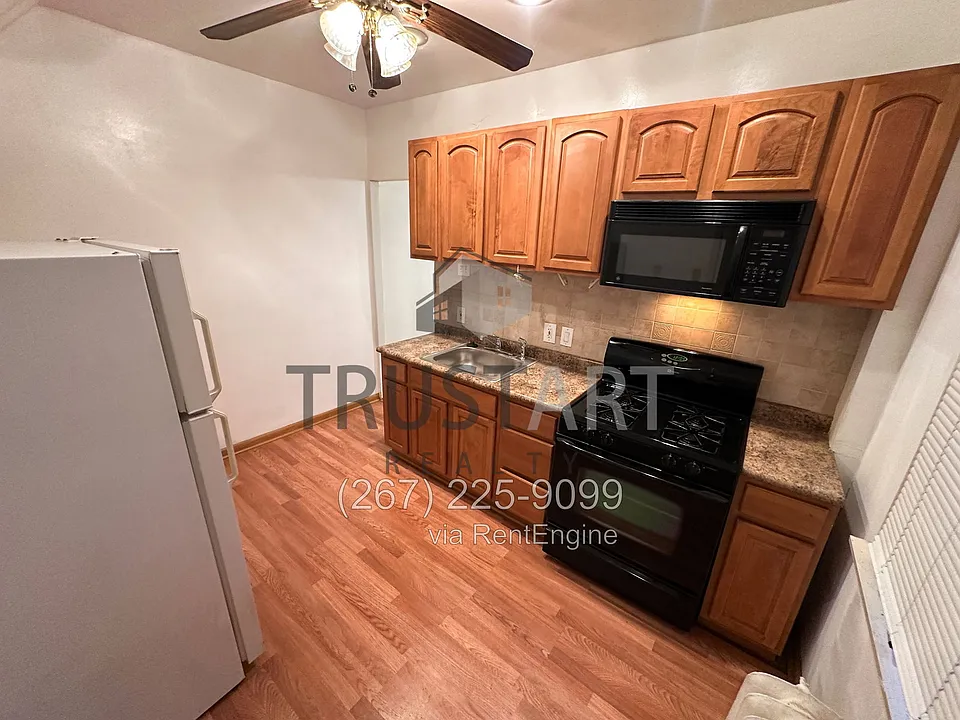 2114 W Pacific St #1