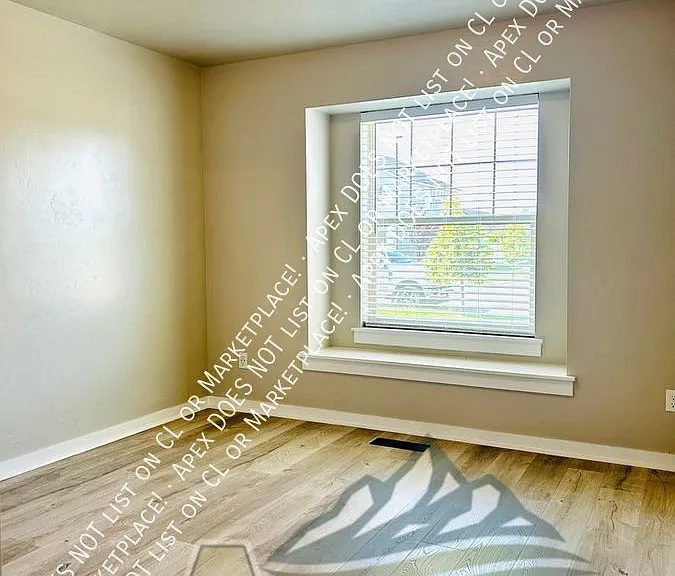 801 E Ionia Dr — Photo 13