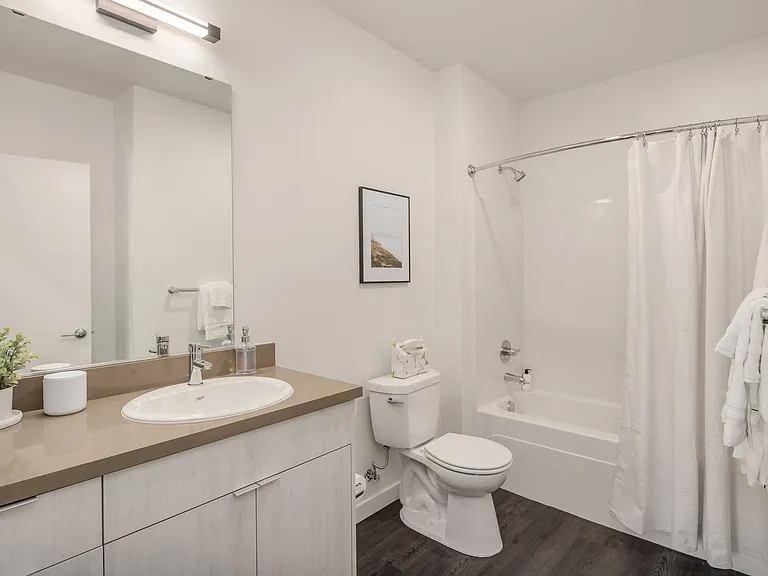 District Flats — Photo 11