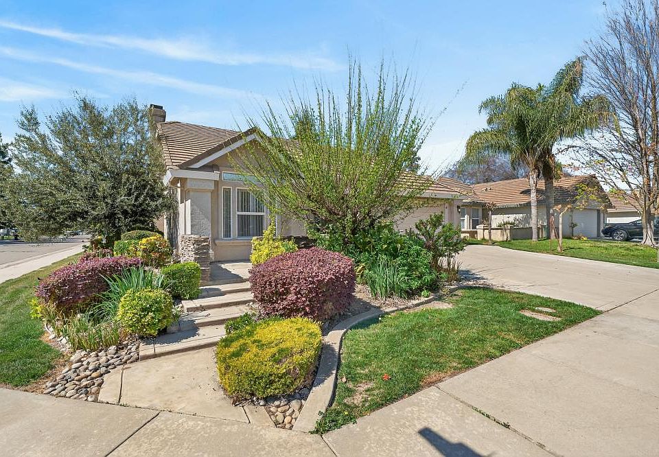 1st image of 2395 Cayman Dr