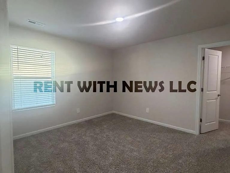 713 Riguard Way — Photo 14