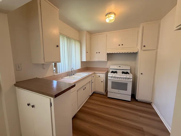 1253 S Ogden Dr #1 — Photo 4