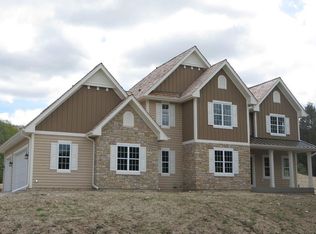 W309N1582 Greywood Ln, Delafield, WI 53018