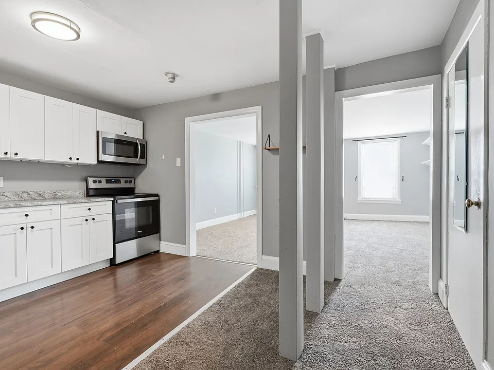 4329 Main St #2