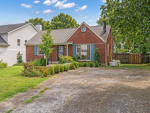 2nd image of 1805 Sherwood Ln