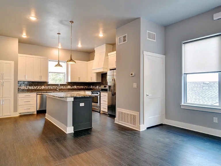 2822 Forest Park Blvd — Photo 53