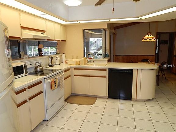 5th image of 3540 Roseau Dr