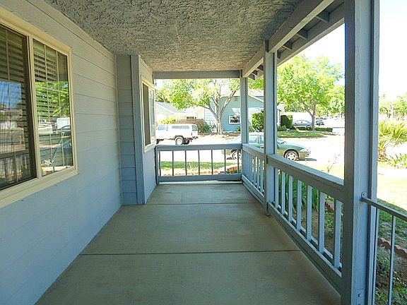 3rd image of 42900 Lemonwood Dr
