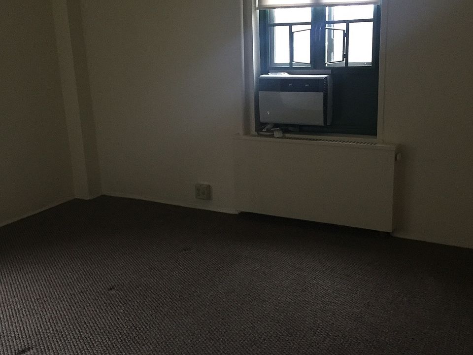 2nd image of 63 Metropolitan Oval #4th