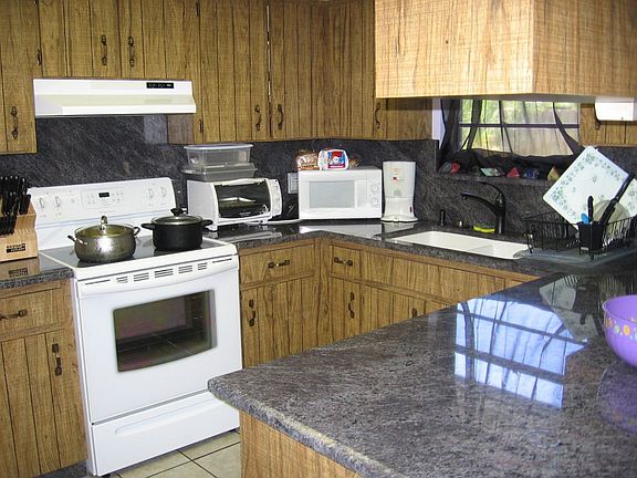 3rd image of 1019 E Indian Oaks