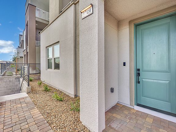3rd image of 1749 Desert Foothills Dr