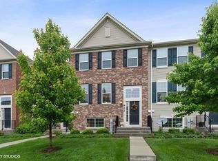 422 Town Center Blvd, Gilberts, IL 60136