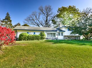 W174N9382 Joper Rd, Menomonee Falls, WI 53051