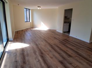 1004 Paradise Rd APT 2M, Swampscott, MA 01907