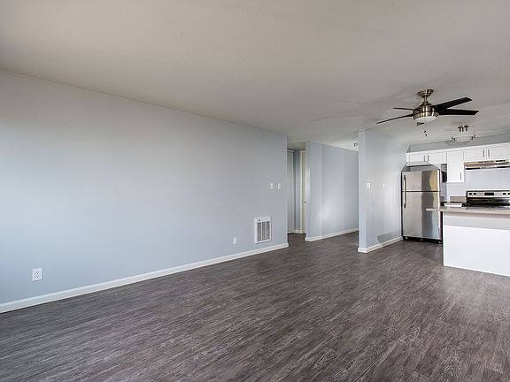 3rd image of 4471 44th St