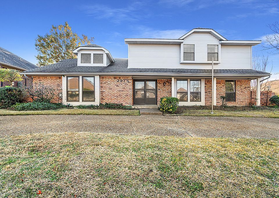 1st image of 2913 Club Hill Dr