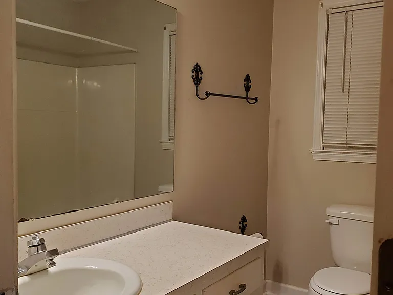 417 Glenwood Ave — Photo 10