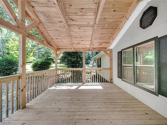 4th image of 521 Creekside Dr