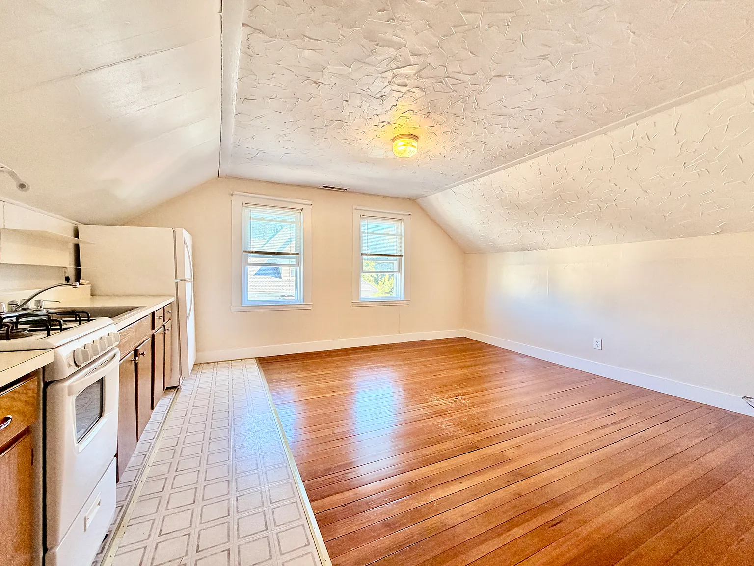 1 bed, 650 sqft, $2,000 — Photo 4