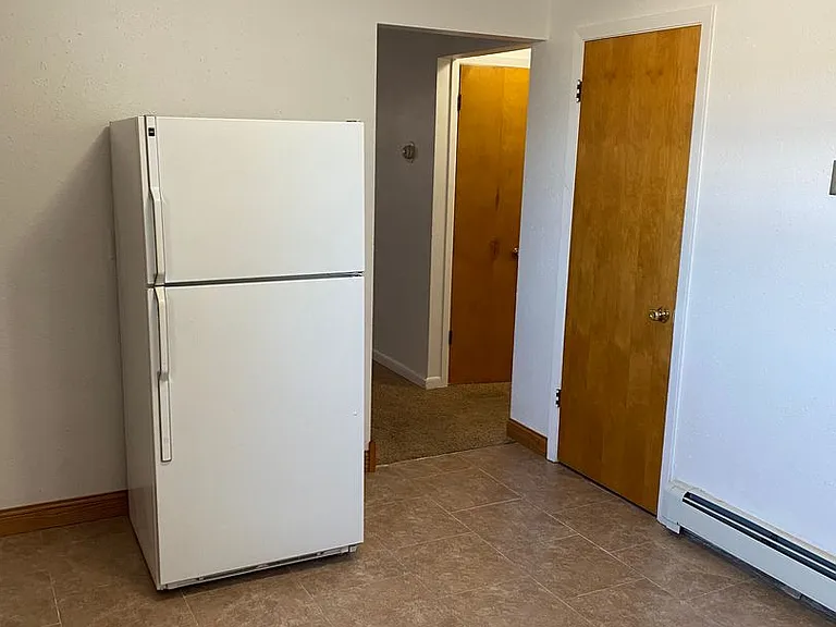 JS- 810 — Photo 3