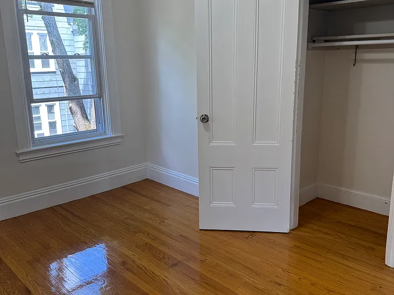 Florence St — Photo 11