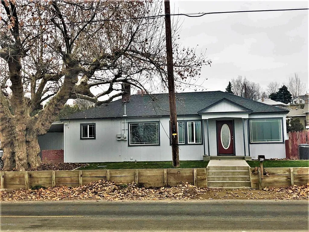 128 SW Crescent Ave photo 1