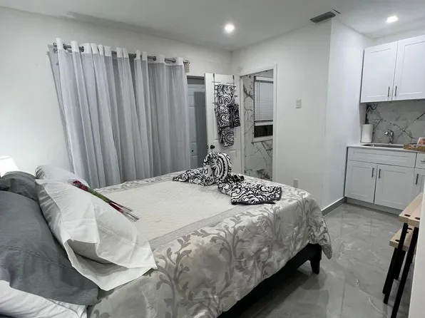 (undisclosed Address), Fort Lauderdale, FL 33328