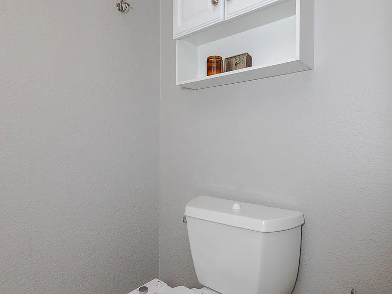 8442 Hawksridge Dr SE — Photo 23