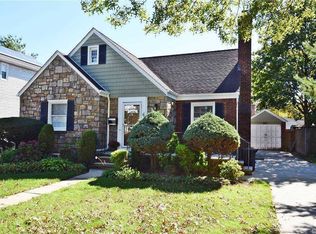 660 Stratford Rd, Baldwin, NY 11510