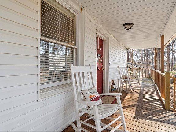 2nd image of 109 Horseshoe Bend Rd