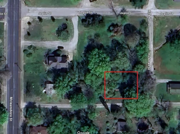 600 Hickman St, Benton, IL 62812