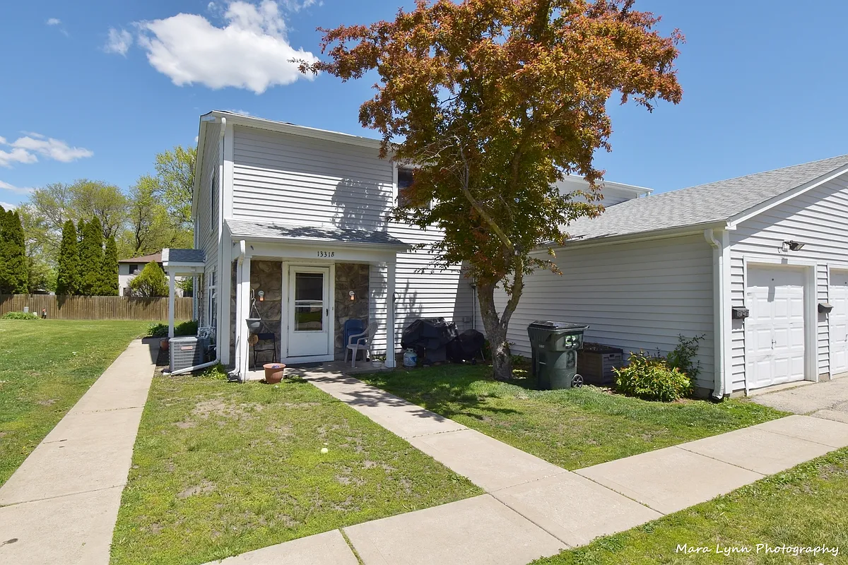 Building Photo - 1331 N Glen Cir #B